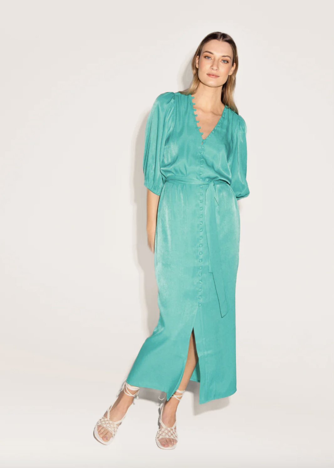 Freebird Jurk LEORA Satin Dress Light Green ZeeGroen