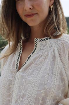 NUKUS Summer Blouse Embroidery Off White
