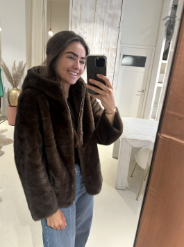Faux Fur Jas Capuchon Bruin