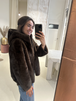 Faux Fur Jas Capuchon Bruin