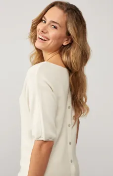 YAYA Trui met boothals, korte pofmouwen en knoopdetails op de rug Wool White
