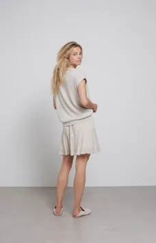 YAYA Top Trui Korte Mouwen V-hals Knoop Detail Schouder Pumice Stone Sand